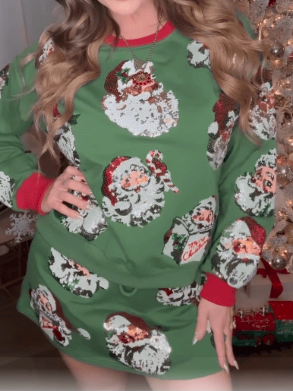 Women’s Hazel Mae Green Santa Print Holiday Sweatshirt and Skort